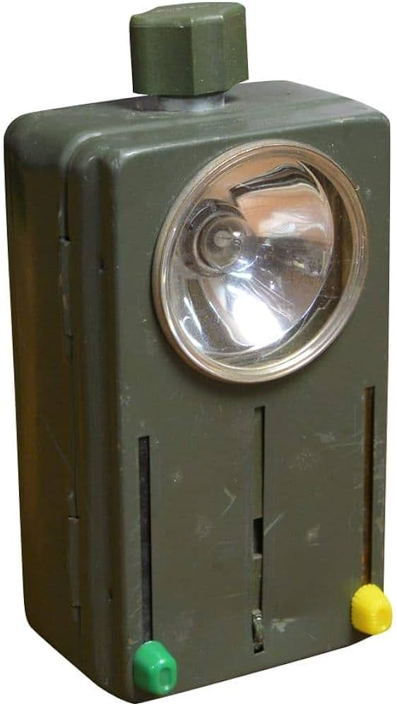 Amazon.co.jp: ドイツ軍放出品 シグナルライト 懐中電灯 カラー Amazon.co.jp: ドイツ軍放出品 シグナルライト 懐中電灯 カラー