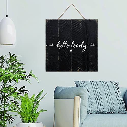Mur vide ? Solutionnez-le avec ce panneau en bois Hello Lovely