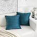 FabThing 2 Pezzi Fodere Cuscini Decorativi Rettangolari Velluto con Pon Pon Strisce Federe Cuscini Cuscino lombare Copricuscini Vintage per Salotto Letto Casa 40x40cm Blu Scuro