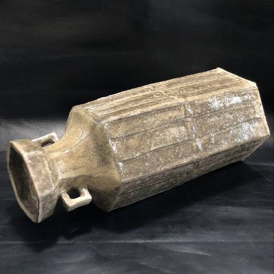 究極の古美術◼️蔵から凄い雰囲気のある縦長の壺、壷、花瓶が出て来ました。茶道具 究極の古美術◼️蔵から凄い雰囲気のある縦長の壺、壷、花瓶