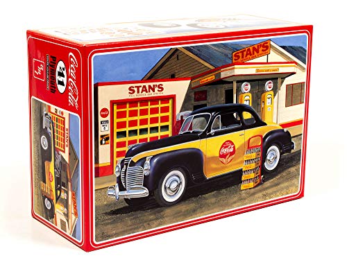 Kit de Modelo 1941 Plymouth Coupe Coca-Cola 1:25 AMT