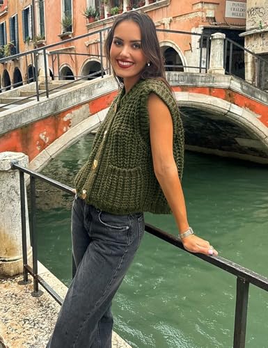 Flygo Womens Sleeveless Crop Chunky Knit Cardigan Trendy Button Down Cropped Knitted Sweater Vest Tops with Pockets3