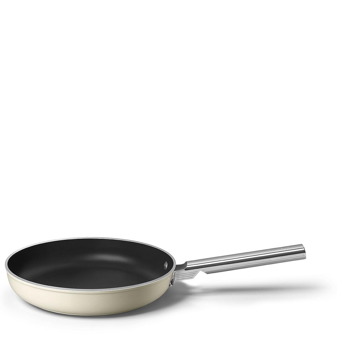 Smeg, Padella Antiaderente FPF2802CRM, Diametro 28 cm, Rivestimento Ceramico senza PFAS, Manico in Acciaio Inox, per Tutti i Piani Cottura, fino a 250° in Forno, Capacità 1,5 L, Panna Opaco