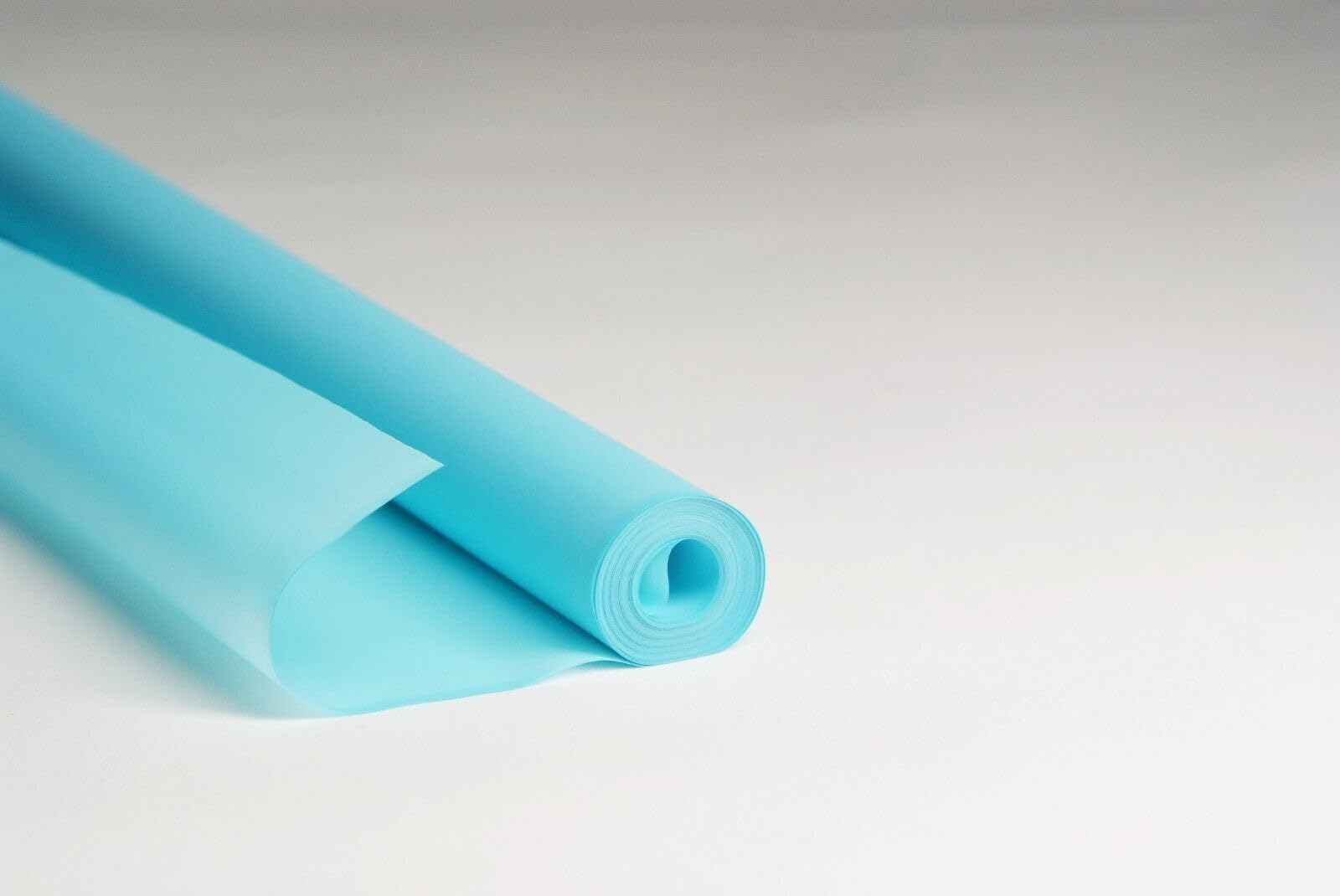 Cellophane Wrap Hamper Florist Film - 800mm Wide x 10m Long - 1 Roll - Blue | Wrapping Paper & Gift Wrap for Bouquets, Baskets & Hampers – Supplied On a Roll With No Cardboard Core