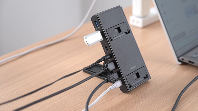 スタンド式液晶テレビ HDMI USB端子付き　Panasonic 37インチ スタンド式液晶テレビ HDMI USB端子付き Panasonic 37インチ