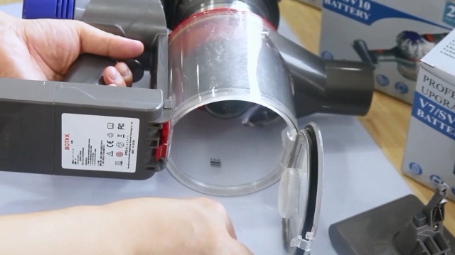 Dyson V7 car+boot 純正バッテリー新品交換済 車内清掃付属品充実 Dyson（ダイソン） 1年保証 互換 バッテリー V6 21.6V 4000mAh 大容量