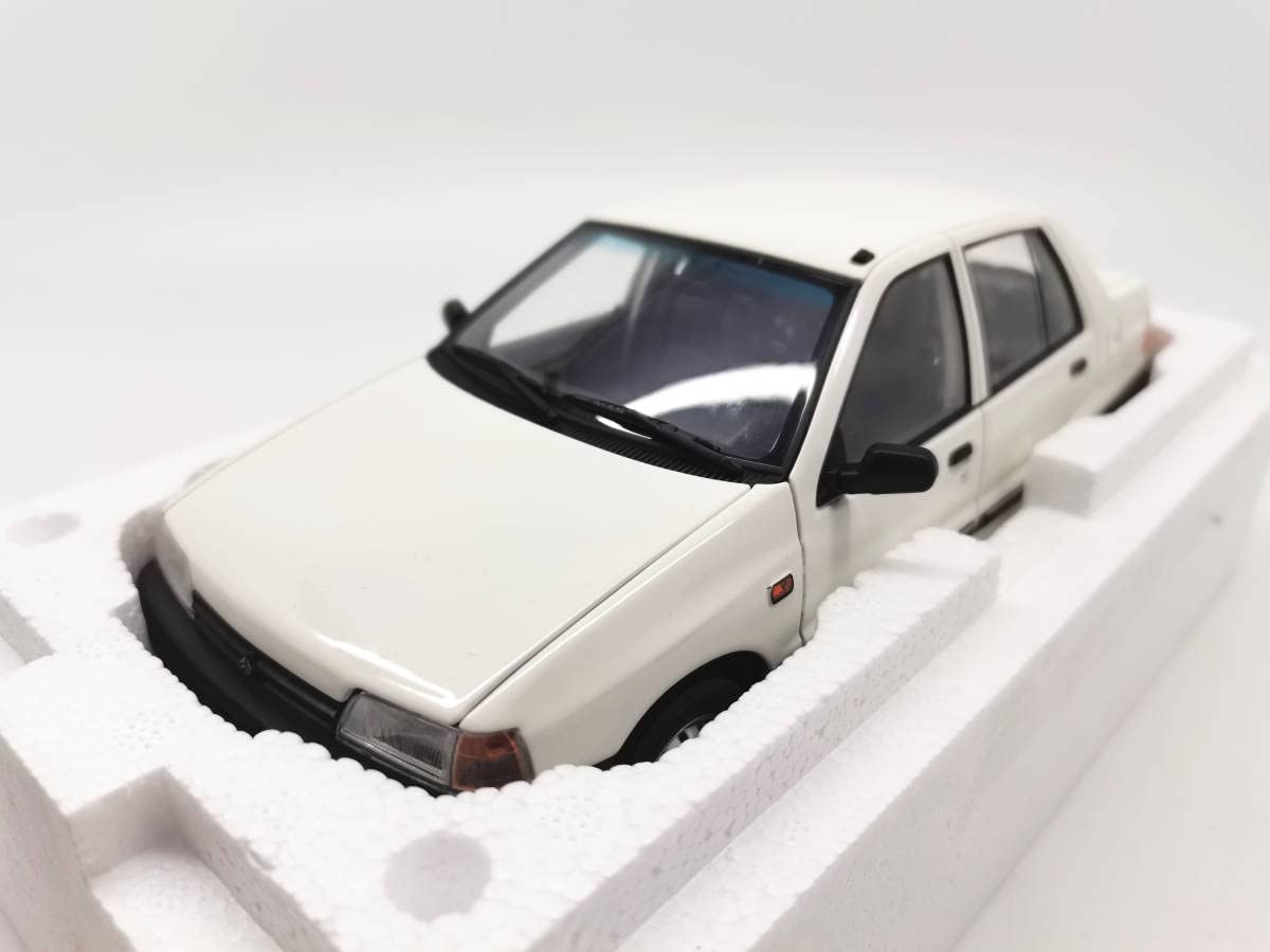 Amazon | 1/18 夏利 TJ7100 1986 ダイハツ1.0L | ミニカー・ダイ