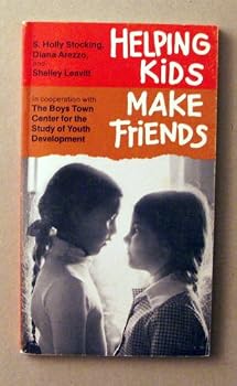 Paperback Helping Kids Make Friends Book