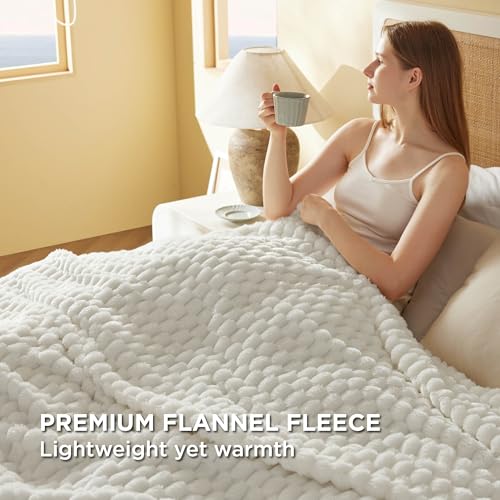 Bedsure King Size Blanket for Bed - 350GSM Fluffy Plush Bubble Blanket King for Home Room Decor, GentleSoft Cute Fleece Soft Cozy Gifts for Women Girls, Off White, 108x90 Inches by Bedsure - Used condition - Image 3