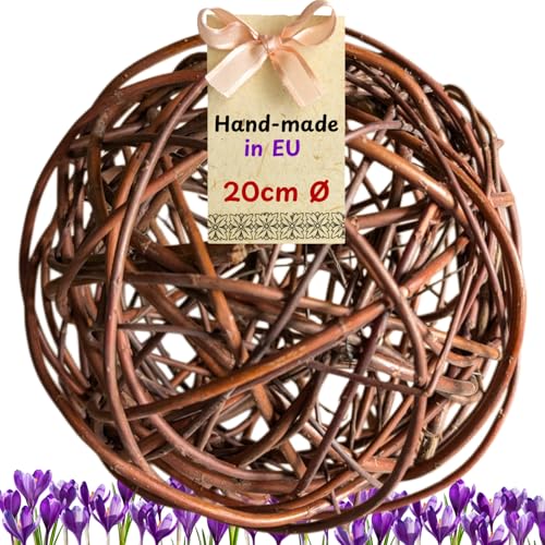 halmland Dekokugel aus Weide 20cm Ø – Liebevoll in EU handgefertigte Gartenkugel für außen, Winterfest, Moderne Gartendekoration, Gartendeko groß, Highlight für Wohnung & Tisch, Premium-Qualität halmland Dekokugel aus Weide 20cm Ø – Liebevoll in EU handgefertigte Gartenkugel für außen, Winterfest, Moderne Gartendekoration, Gartendeko groß, Highlight für Wohnung & Tisch, Premium-Qualität