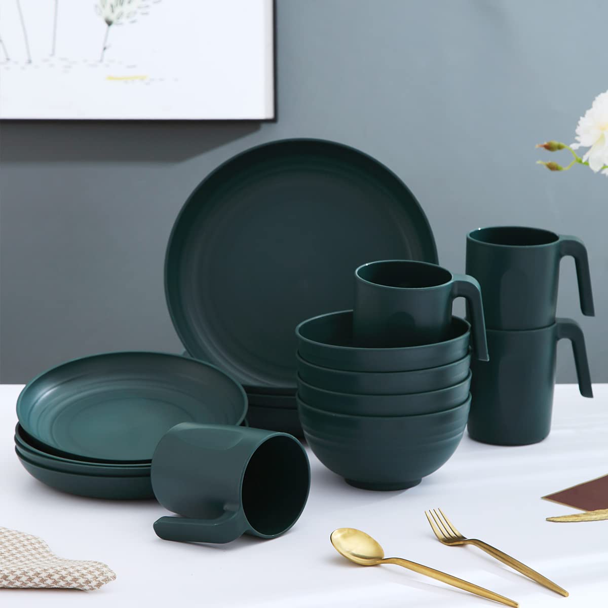 Kyraton Plastic Vajilla Set de 16 piezas, irrompible y reutilizable Platos ligeros Tazas Tazas Cuencos Platos Fácil de llevar y limpiar Microondas Seguro BPA Libre Lavavajillas Servicio seguro para 4