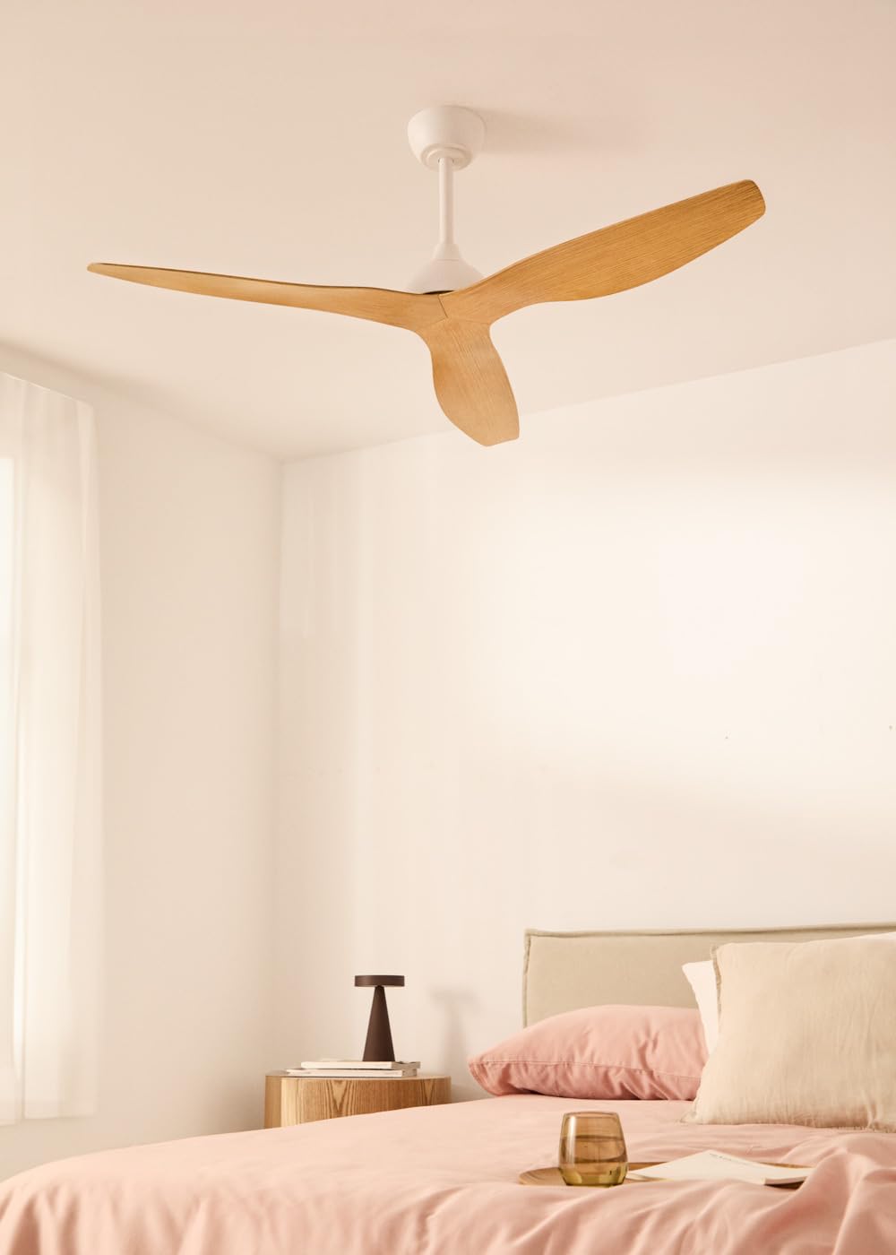 CREATE / WIND BALANCE/Ventilateur de plafond blanc bois naturel avec télécommande / 40W, Silencieux, Ø132 cm, 6 vitesses, programmable, fonction été-hiver