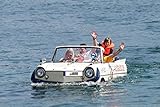 amphicar mieten Dieses Erlebnis beinhaltet: Ausflug mit dem Amphicar, Einweisung ins Amphibienfahrzeug fahren, Die Teilnehmer bekommen die Gelegenheit das Amphicar selbst zu steuern, Fahrt an das Rheinufer, Einlassen in den Rhein, Rheinfahrt 60