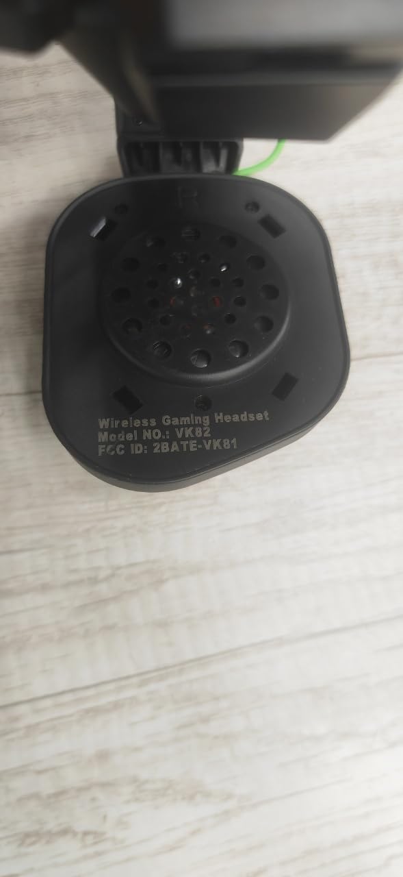 VK82 Casque Gaming sans Fil avec Microphone, 2.4GHz Casque Bluetooth Annulant Le Aruit pour Ps4, Ps5, PC, Switch, Mac, Casque de Jeu Pliable avec Éclairage RGB, Batterie de 50h -Noir Vert