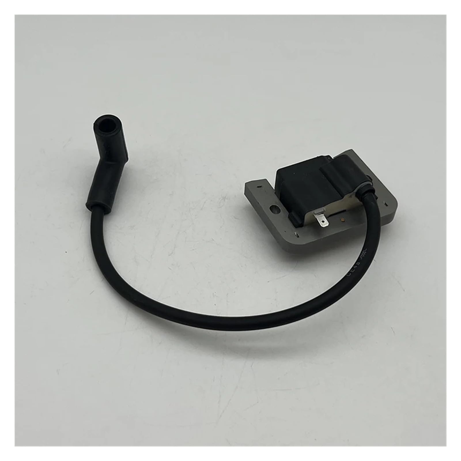 La bobina de encendido 3258406 se adapta a la pieza del motor de gasolina Kt730 32-584-06-s 3258406-s 32 584 06-s