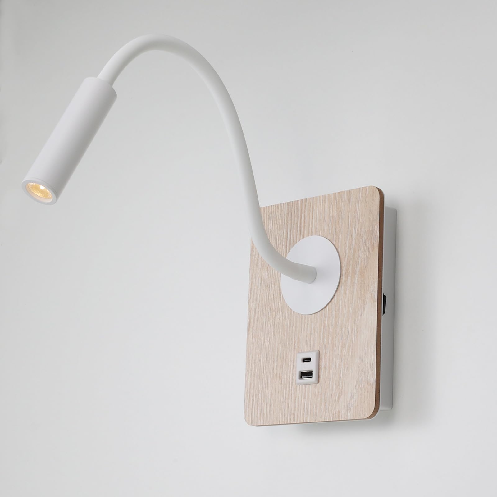 Alpinaluz Aplique de Pared LED Blanco Cálido 3W con Foco Blanco Flexible, Puertos de Carga USB y Type C - Efecto Madera - Interruptor Integrado