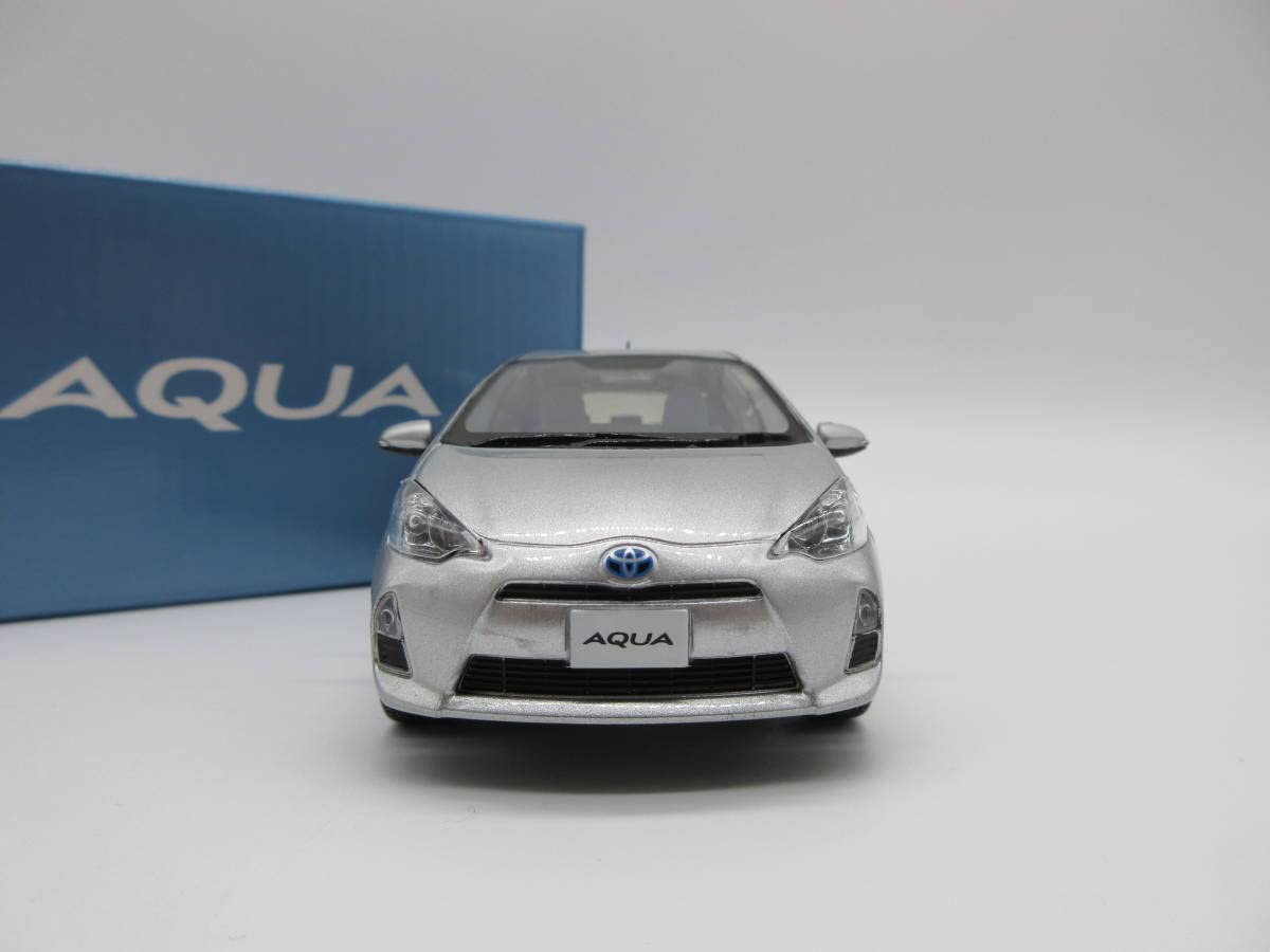 Amazon | 1/30 トヨタ アクア AQUA 前期 カラーサンプル 非売品
