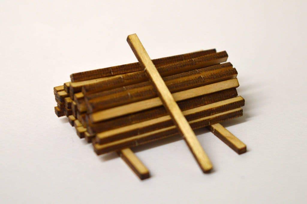 Scale Model Scenery LX072-OO Laser Cut 32mm Fence Posts (Pack of 40) For OO Scale Model Railway Layouts & 1:76 Diecast Dioramas