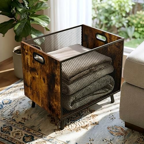 FANTERSI 66L Extra Large Blanket Storage Laundry Hamper Laundry Basket With Rustic Industrial Design Blanket Basket For Living Room Wood And Metal Mesh Construction