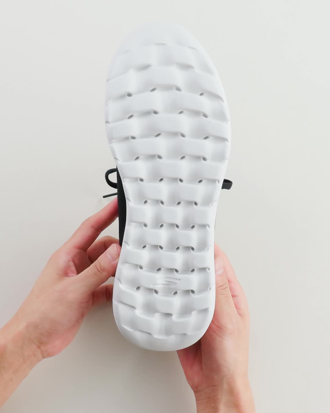 Amazon.co.jp: SKECHERS(スケッチャーズ): ハンズフリー スリップインズ