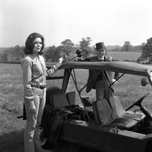 Mit Schirm, Charme und Melone - Edition 1