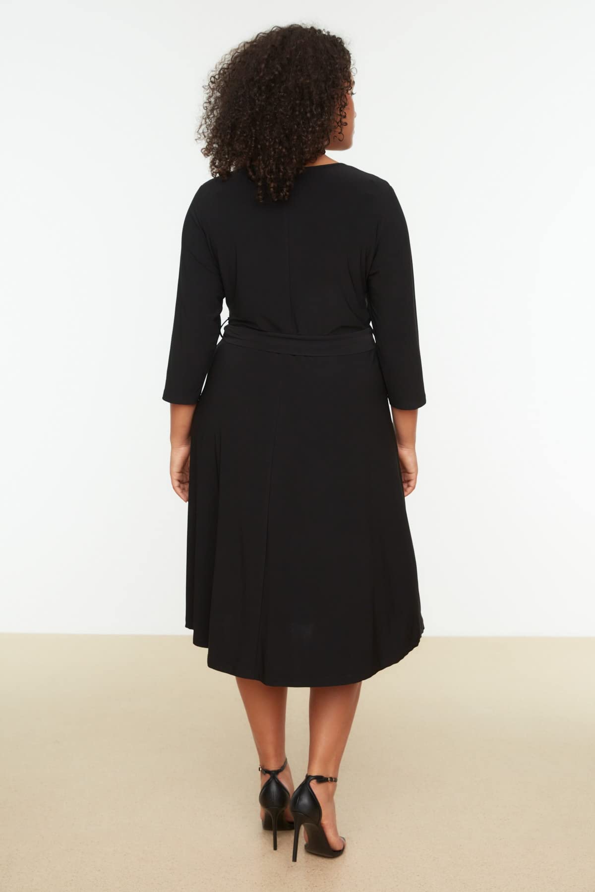 TRENDYOL Damen Trendyol Woman Plus Size Midi A-line Double-Breasted Woven Plus Size Dress Dress (1er Pack)