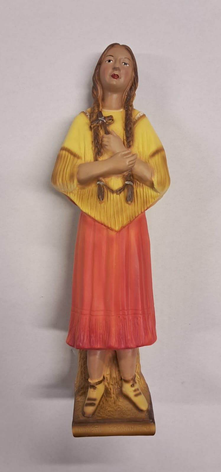 ArteSacraCaravaggio Statua di Santa Caterina Tekakwhita cm 30 (11,81 inches) in marmo resina piena decorata a mano di produzione artigianale italiana