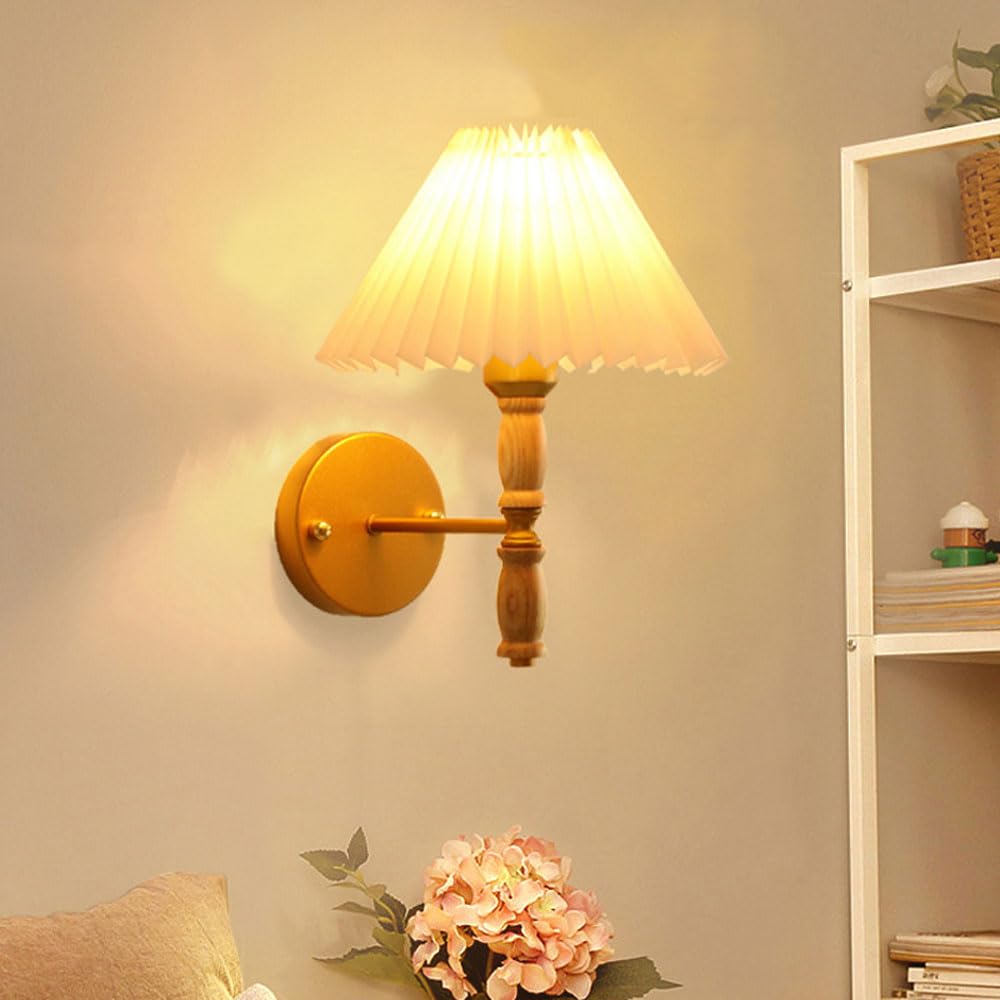 ICEMOB Retro plisowana tkanina, kinkiet LED, korpus orzecha włoskiego z mosiężną głowicą lampy, lampa nocna do sypialni w stylu kremowym