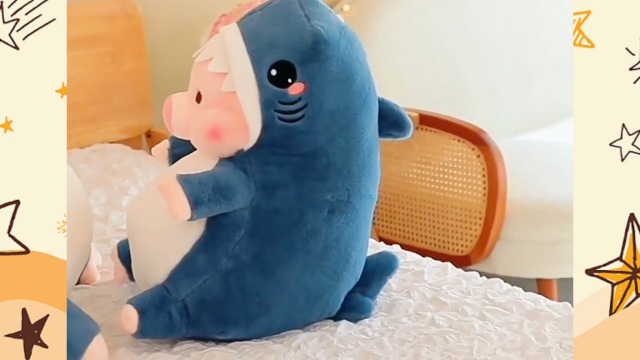 Amazon.com: LANFIRE Pig Plush Stuffed Toy Pig Dressed as Shark