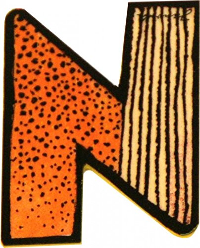 Janosch houten letter N op kleur gesorteerd