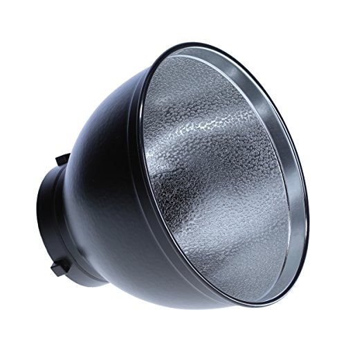 Forte illuminazione di soggetti con luce dura e ombre dure