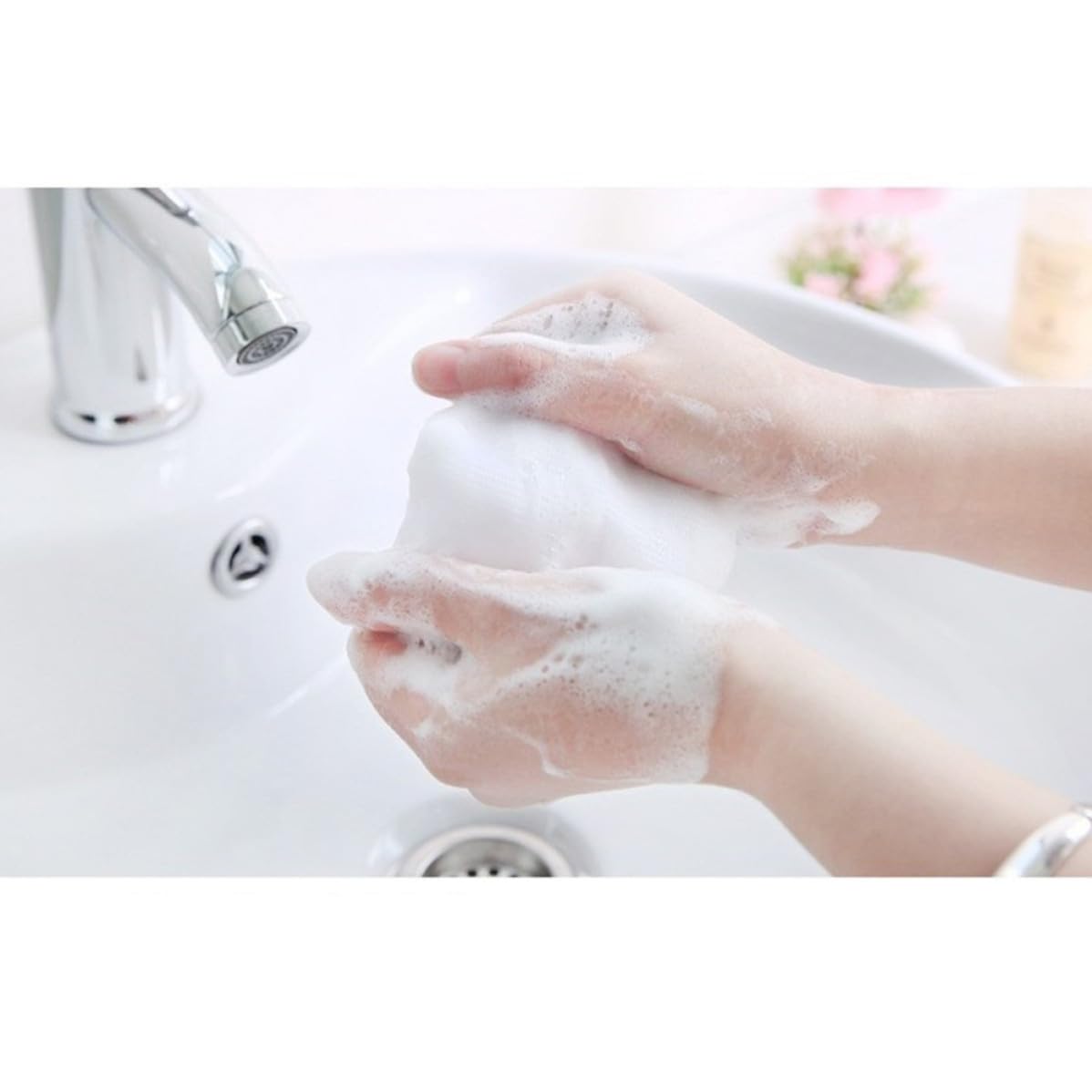 50pcs Soap Pouch Mesh Net Bag with Drawstring Design for Soap Saving and Portable Use, round Pe Material Foaming Scrubber Suitable for Body and Face Cleansing