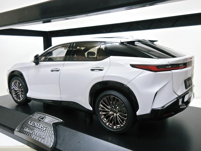 1/18 レクサス RZ 450e ミニカー　模型　完成品　展示台付き　ホワイト 楽天市場】☆New☆ LEXUS特注 1/18 レクサス RZ 450e (ソニック