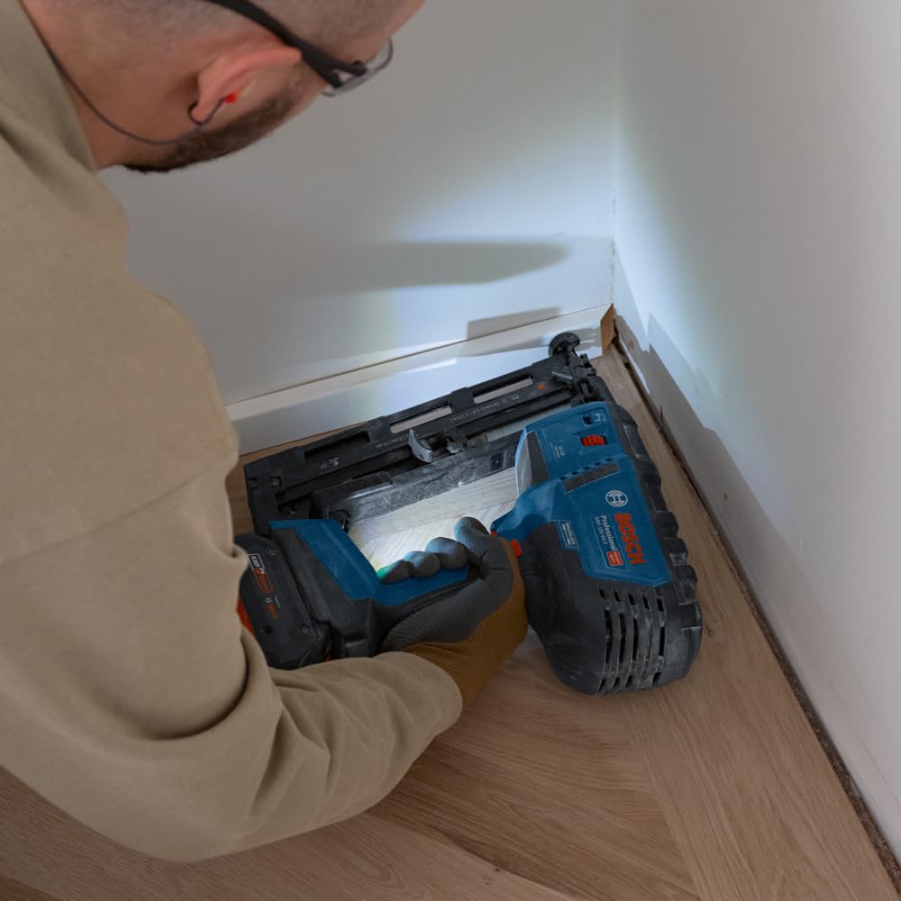 Bosch Professional 18V System Chiod. legno a batteria GNH 18V-64-2 (mod. azion. singola, idonea per chiodi: 32–64 mm,16 GA (1,6mm) e ang. caricatore da 20°, L-BOXX, senza batt./caricabatt.)