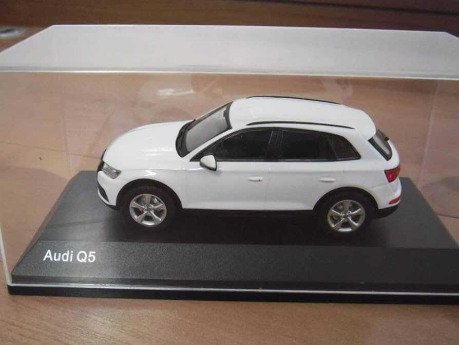 Amazon | アウディ Q5 ミニカー 白 ホワイト AUDI | ミニカー