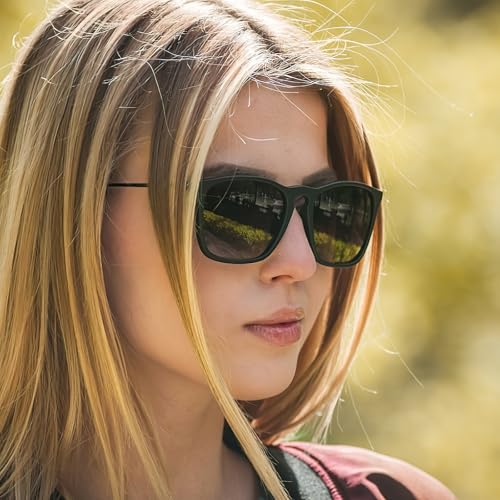 CARFIA Vintage Polarized Sunglasses for Men Women Lightweight Durable Design with UV Protection CA52003