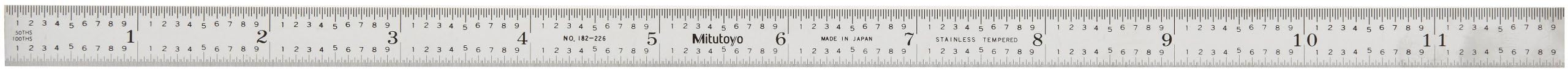 Mitutoyo 182-226, regola in acciaio, 300 mm, (1/50", 1/100", 1mm, 1/2mm), spessore 1/64" x 1/2" larghezza, finitura cromata satinata in acciaio inox temperato.