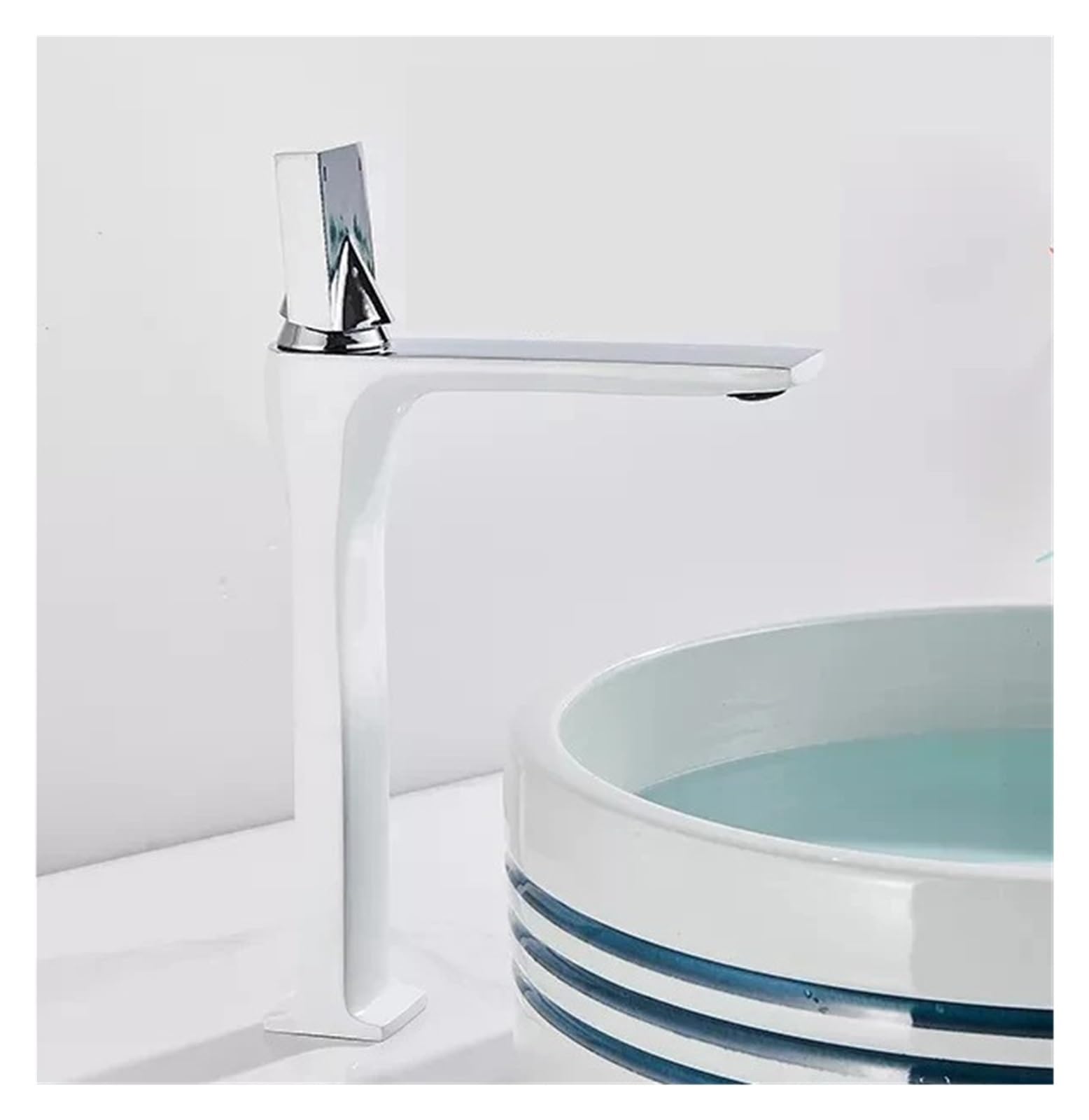 Robinet de lavabo de type haut au fini blanc chromé avec mitigeur eau chaude et froide