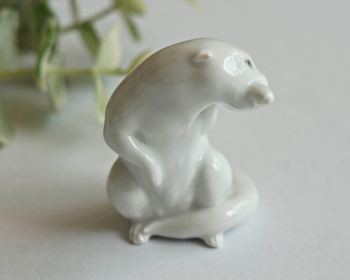 ロイヤルコペンハーゲン 川獺 魚 カワウソ フィギュリン デンマーク製 Amazon.co.jp: E1 ロイヤルコペンハーゲン 川獺 魚 カワウソ