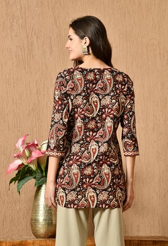 Image of Amazon Brand - Tavasya Women Floral Printed Short Kurti | Round Neck with Slit Stylish Kurta | 3 /4th Sleeve Modern Top | Regular Fit