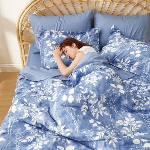 Image of Bedsure Floral Blue Comforter Set, Twin-XL Bedding Sets, Dorm, 5 Piece | Bed in a Bag, Bedroom, Dorm Room,Reversible, Fluffy, Whisper-Quiet, All-Season, Polyester, Easy Care, Botanical-Chic, OEKO