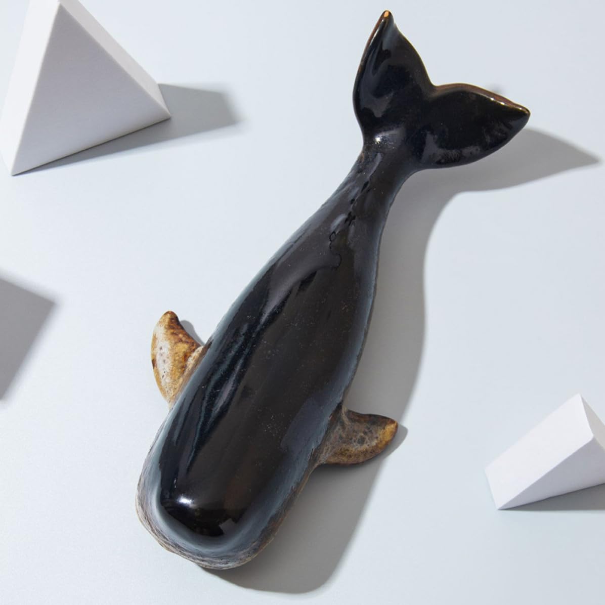 Statuetta Balena Decorativa Nera in Ceramica, 1 Pezzo | Design Creativo Simulato, Superficie Liscia, Posa Stabile per Arredo Casa e Mobili