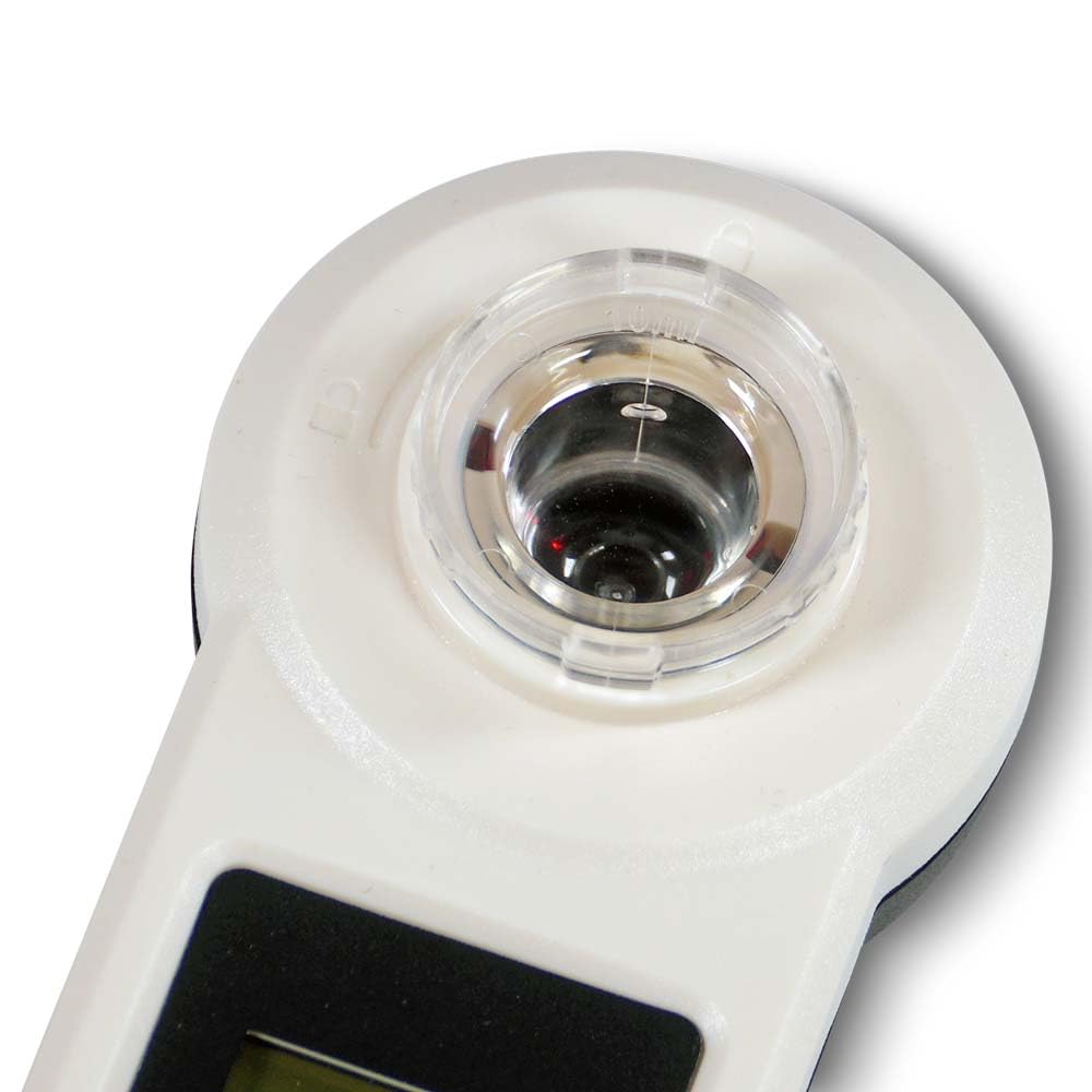 PoolLab 1.0 Photometer Premium Edition - 13 in 1 Pooltester mit Bluetooth 4.0 - IP68 wasserfest - pH Chlor Alkalinität Cyanursäure - inkl. Refill-Pack & Ersatz-Küvette