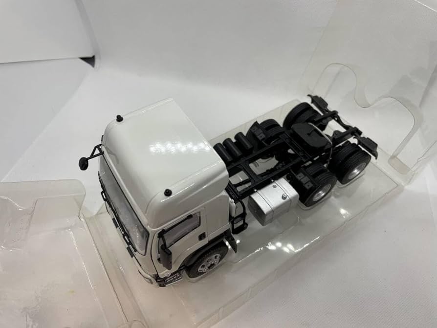 604-002 いすゞ 1/32 ISUZU VC46 ホワイト Amazon.co.jp: いすゞ 1/32 ISUZU VC46 ホワイト J06-04-002