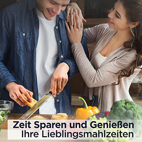 Foto von Deiss PRO Käsereibe - Parmesankäse, Zitrone, Ingwer, Knoblauch, Muskatnuss, Schokolade, Gemüse, Früchte - Rasiermesserscharfe Edelstahlklinge, breit, spülmaschinenfest