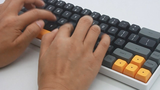 キーボード macchi160 キーボード macchi160 Satechi-mechanical-keyboard-