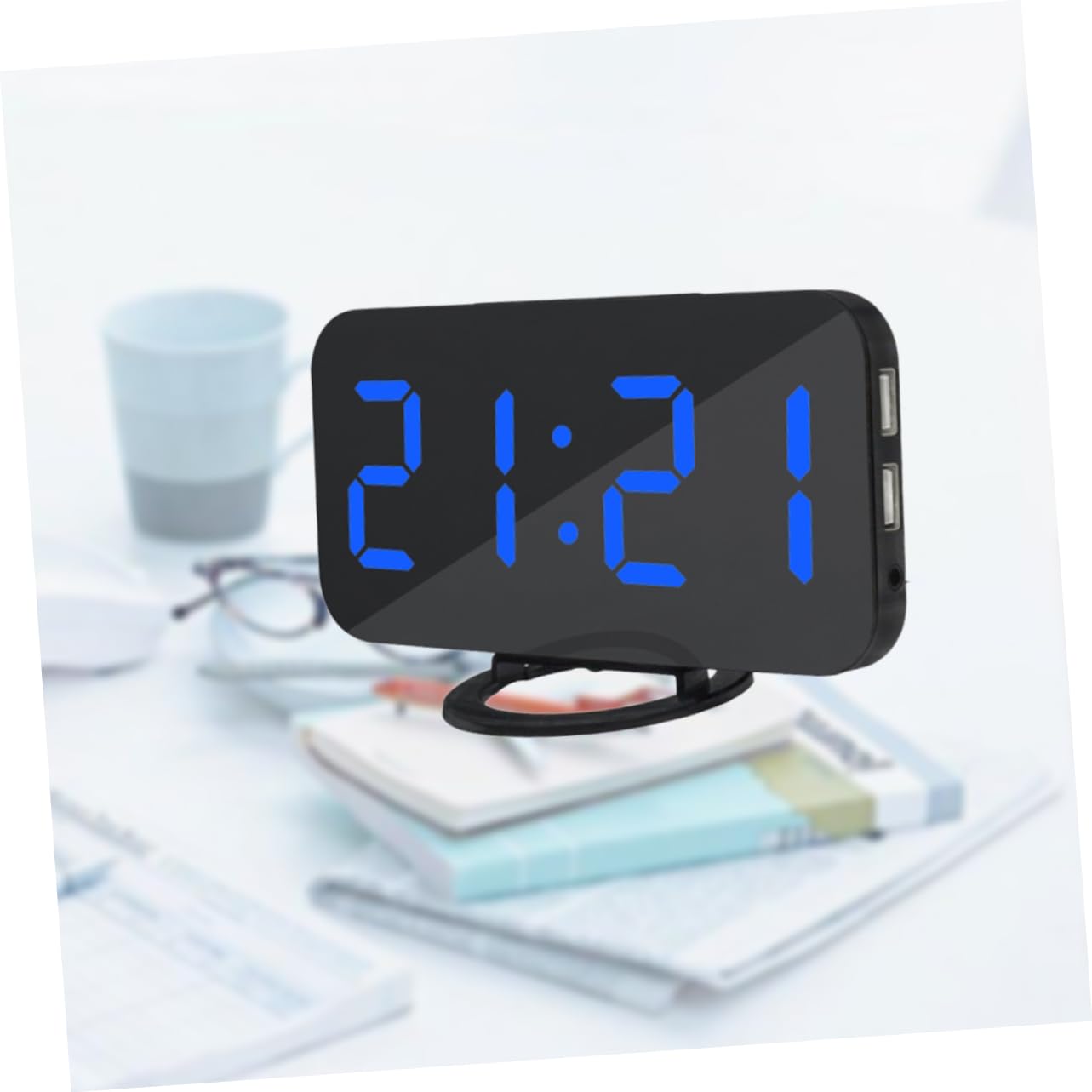 Ciieeo Sveglia Digitale Con Display Led Grande e Luminoso Controllo Della Luminosità Funzione Snooze Porte Usb Per Caricare Dispositivi Per Camera Da Letto e Scrivania