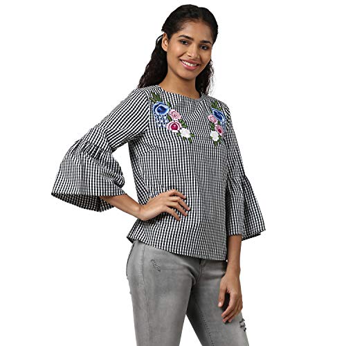 Image of Harpa Round Neck Checked Top