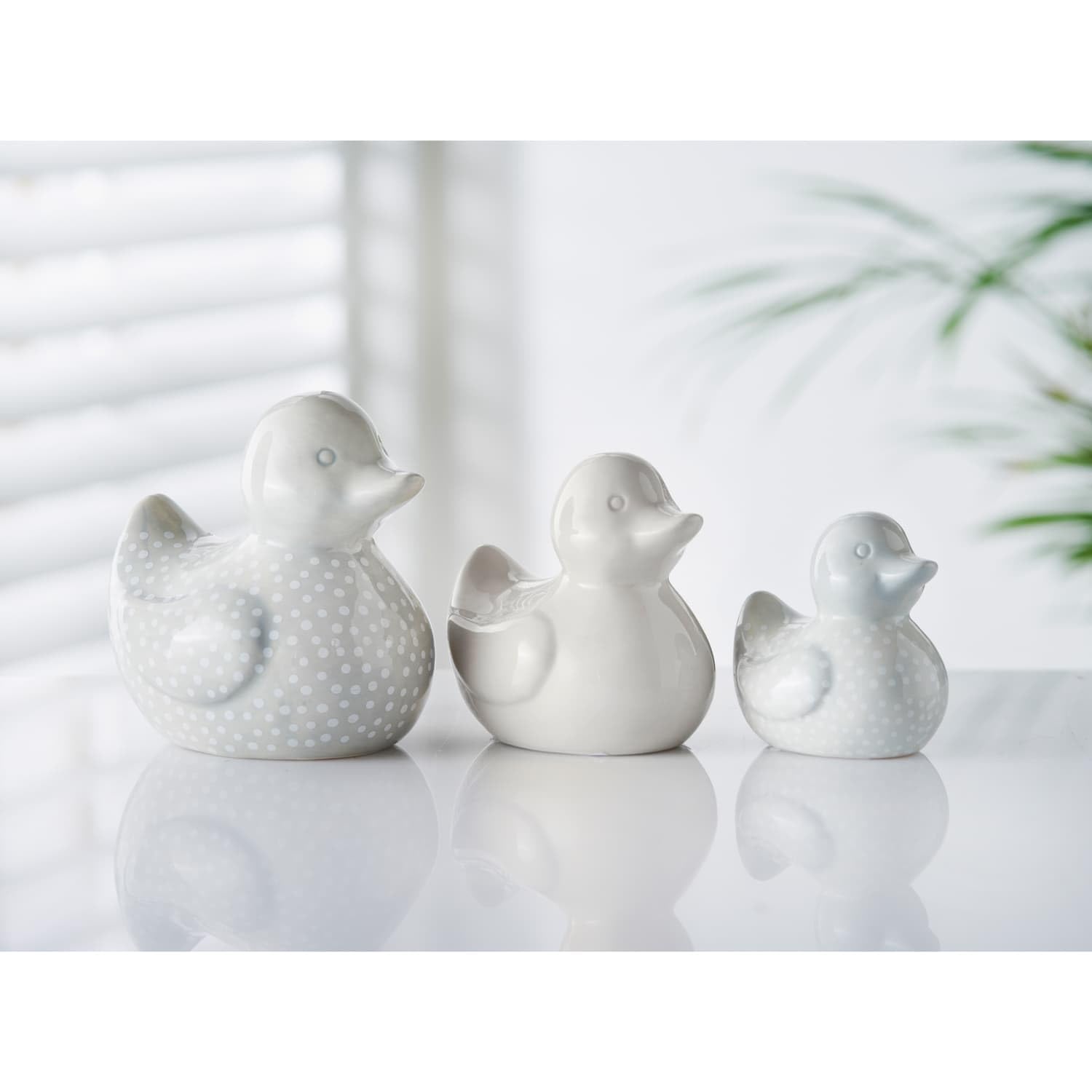 Set Of 3 Ceramic Ducks - Painted Bathroom/Home Decor Retro Style & Great Gift!