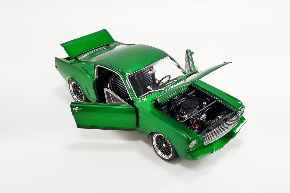 Amazon.com: ModelToyCars 1965 Shelby GT350R Street Fighter - Green